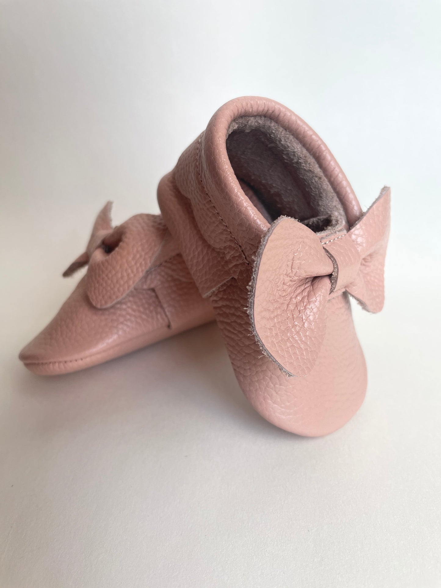 Usnjene mokasine Metuljček - Sijoč