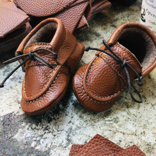 Usnjene mokasine Moon